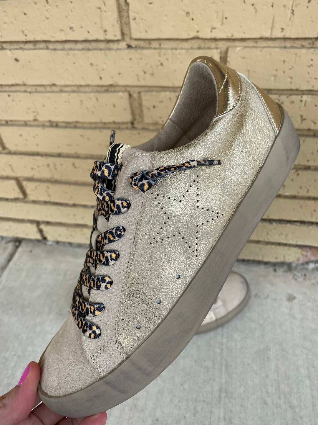 Mia Gold Sneaker